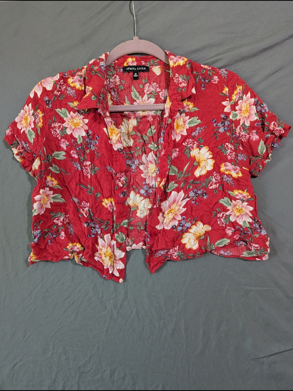 Kendall & Kylie Red Floral Cropped Button-Front Top Hawaiian Shirt